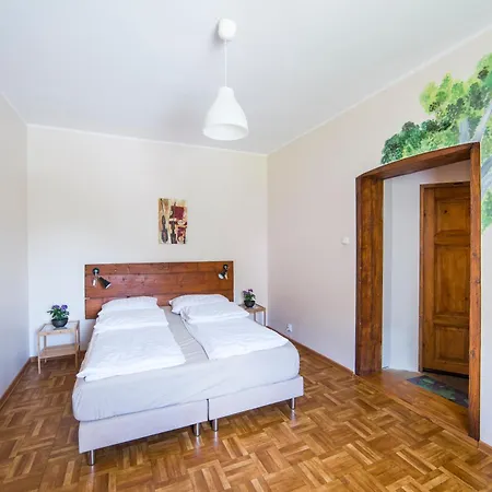 Δωμάτια σε οικογενειακή κατοικία 